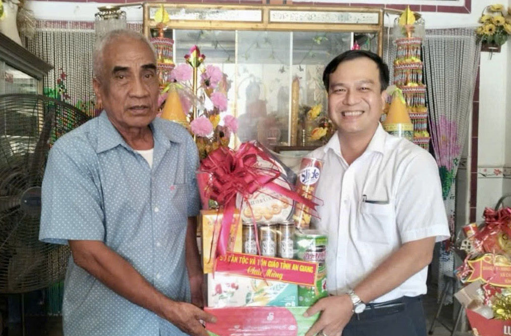 គោលនយោបាយគិតគូរសម្រាប់អ្នកមានប្រិយភាព ធ្វើឱ្យសាយភាយក្នុងសហគមន