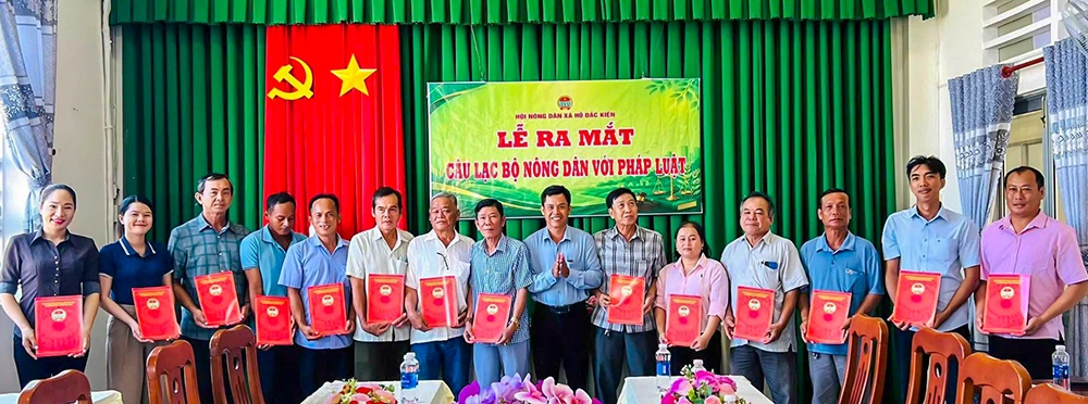 Ra mắt Câu lạc bộ “Nông dân với pháp luật”