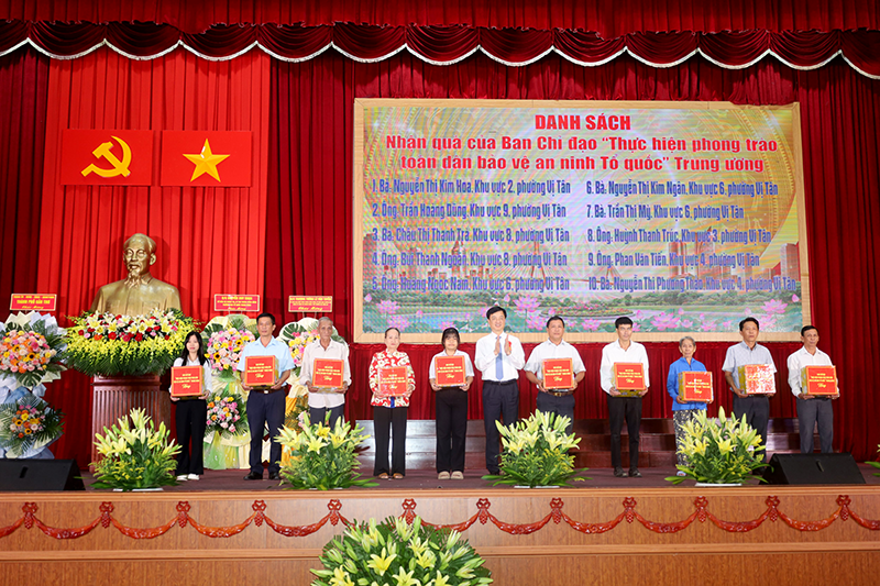 Mỗi người dân phải là một chiến sĩ trên mặt trận an ninh