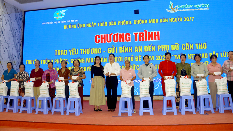hội viên phụ nữ xã P