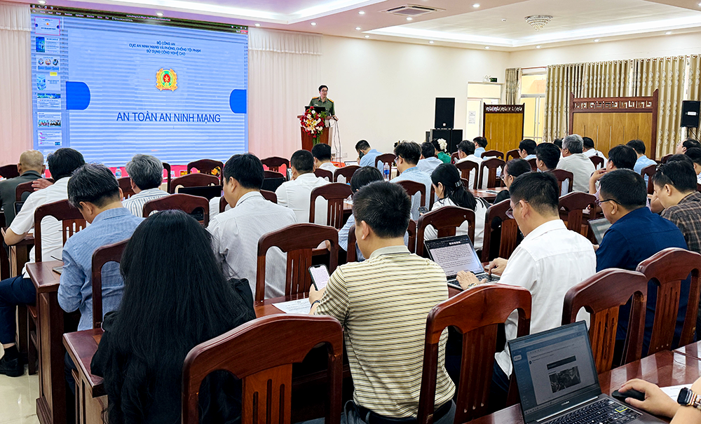 Tập huấn an toàn thông tin cho nhà báo trong môi trường số tại Cần Thơ