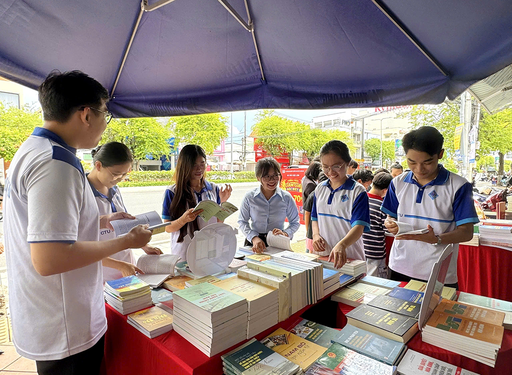 Hội sách chào năm học mới diễn ra đến cuối tháng 9-2026