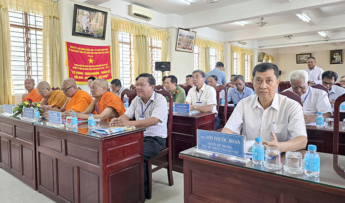 ផ្លាស់ថ្មីកម្មវិធីសិក្សា និងសម្ភារៈសិក្សាភាសាបាលី និងអក្សរសាស្ត្រខ្មែរ