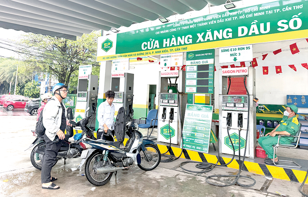Bộ Công Thương triển khai đồng bộ giải pháp bảo đảm nguồn cung xăng dầu