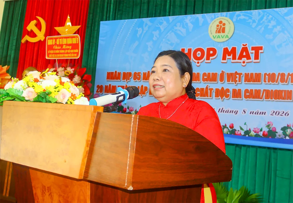 bà Hồ Thị Cẩm Đào, Phó Bí thư Thành ủy, Chủ tịch Ủy ban MTTQVN TP Cần Thơ