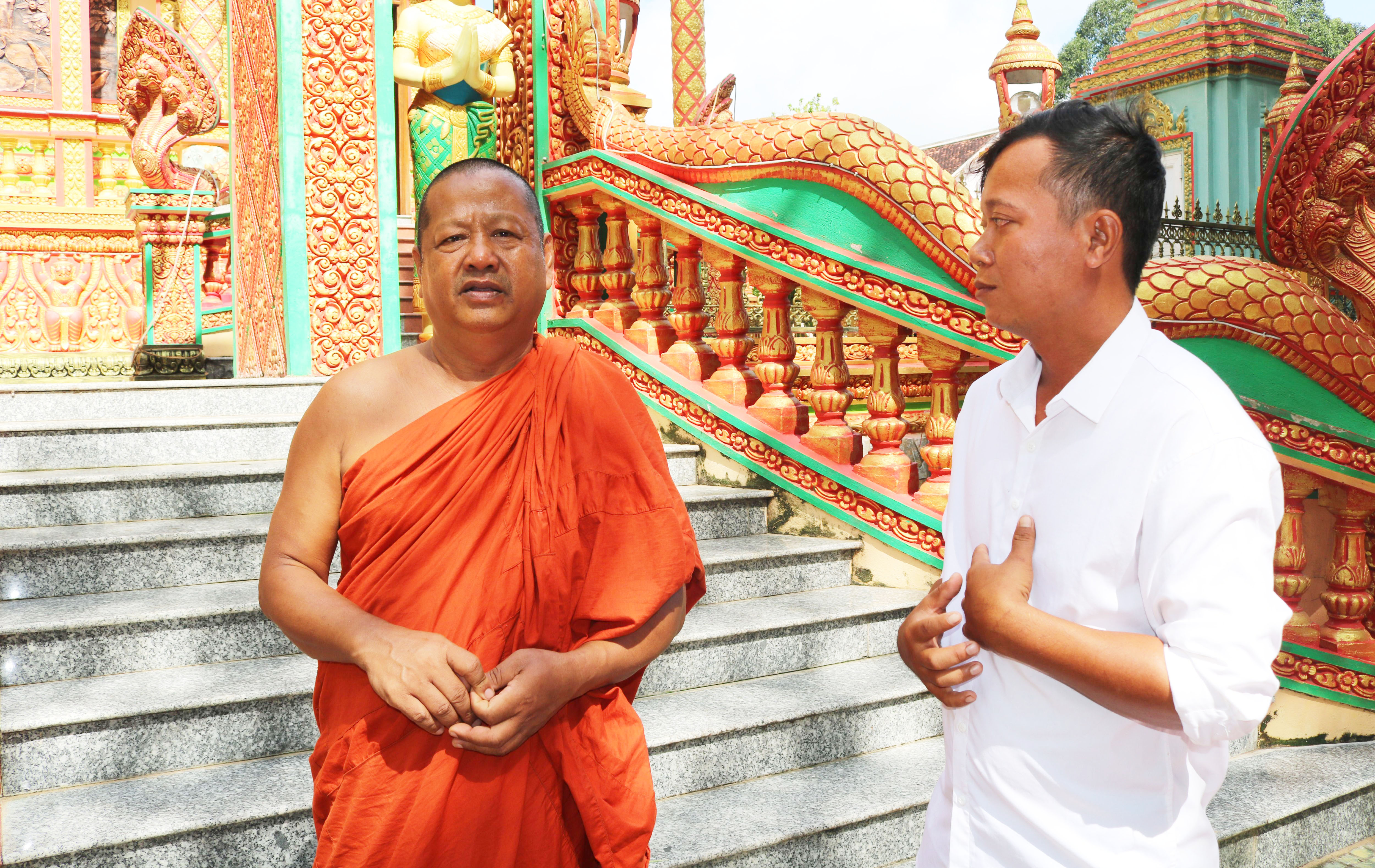 ព្រះតេជព្រះគុណថាច់ហ៊ុង គំរូ "ល្អសង្គម ល្អសាសនា"