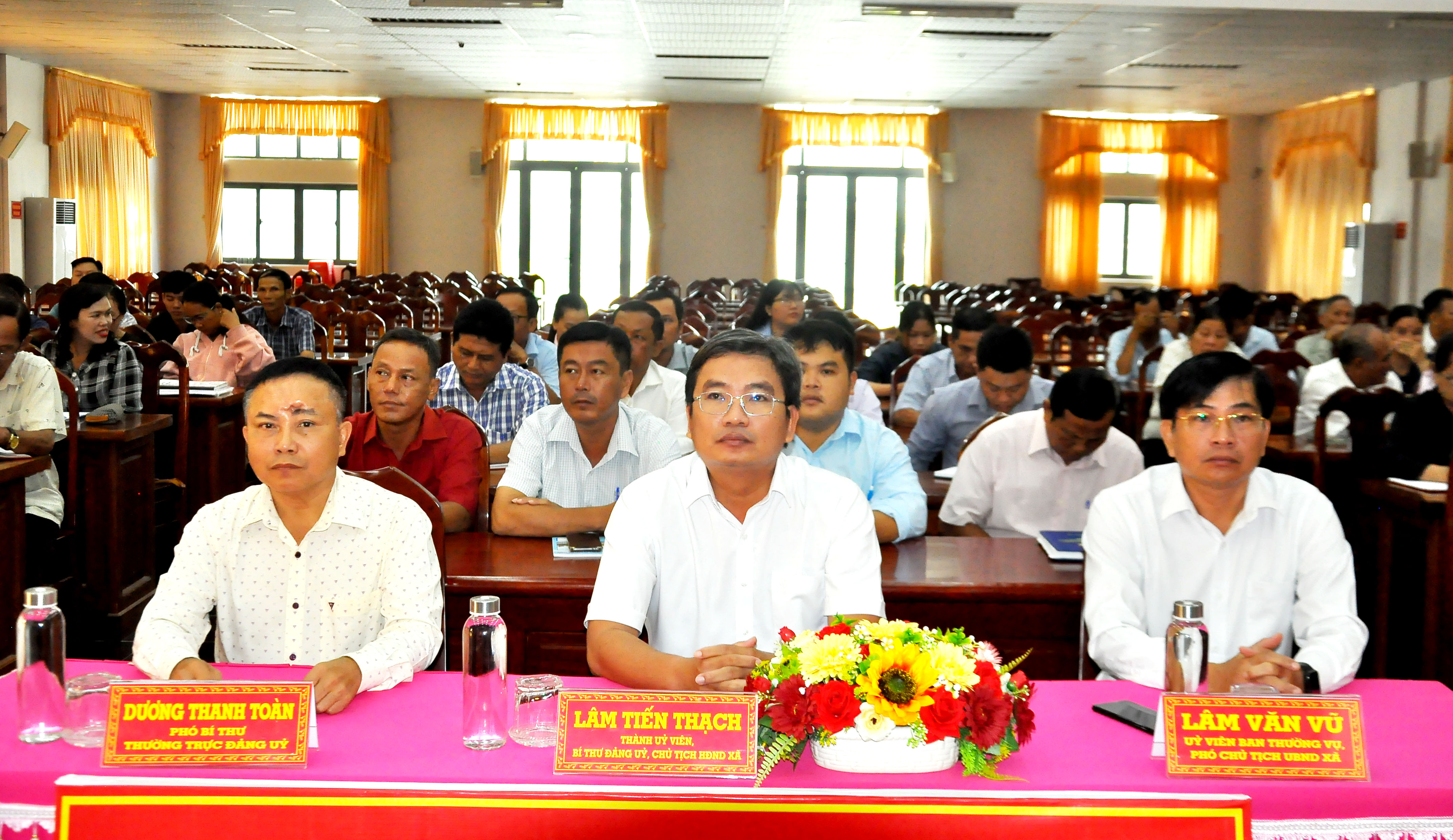 ឡុងភូ បើកវគ្គហ្វឹកហាត់ បំប៉នវិជ្ជាជីវៈជូនថ្នាក់ដឹកនាំភូមិនានា