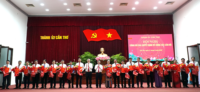Thành ủy Cần Thơ điều động, phân công, bổ nhiệm, giao quyền, chỉ định, giới thiệu ứng cử các cán bộ