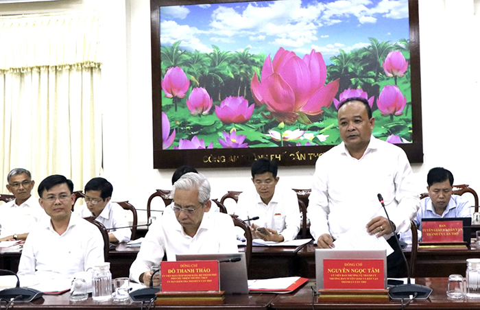 Thường trực Thành ủy Cần Thơ họp giao ban với lãnh đạo các cơ quan tham mưu, giúp việc Thành ủy, Trường Chính trị TP Cần Thơ, Báo và Phát thanh, Truyền hình Cần Thơ
