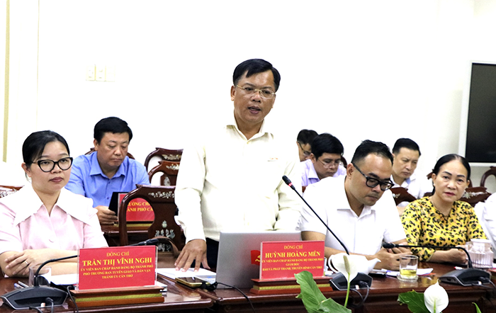 Thường trực Thành ủy Cần Thơ họp giao ban với lãnh đạo các cơ quan tham mưu, giúp việc Thành ủy, Trường Chính trị TP Cần Thơ, Báo và Phát thanh, Truyền hình Cần Thơ