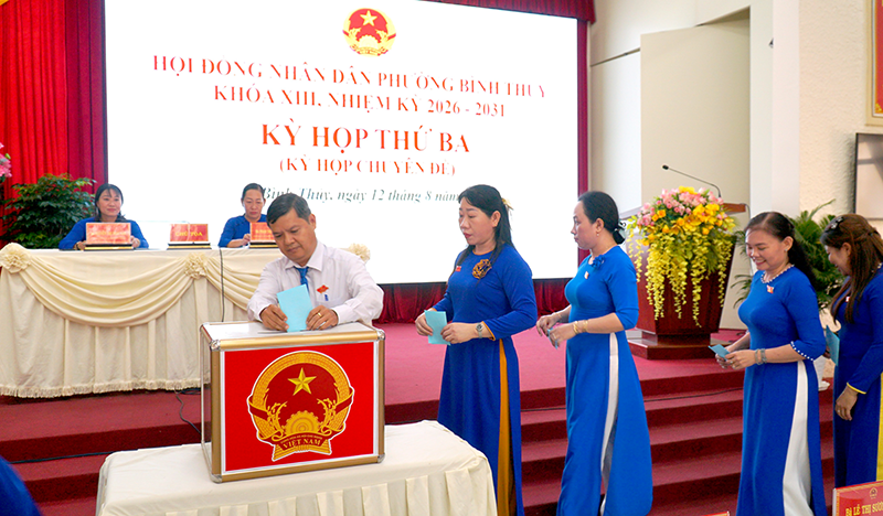 Ông Nguyễn Thanh Tao được bầu giữ chức Chủ tịch UBND phường Bình Thủy