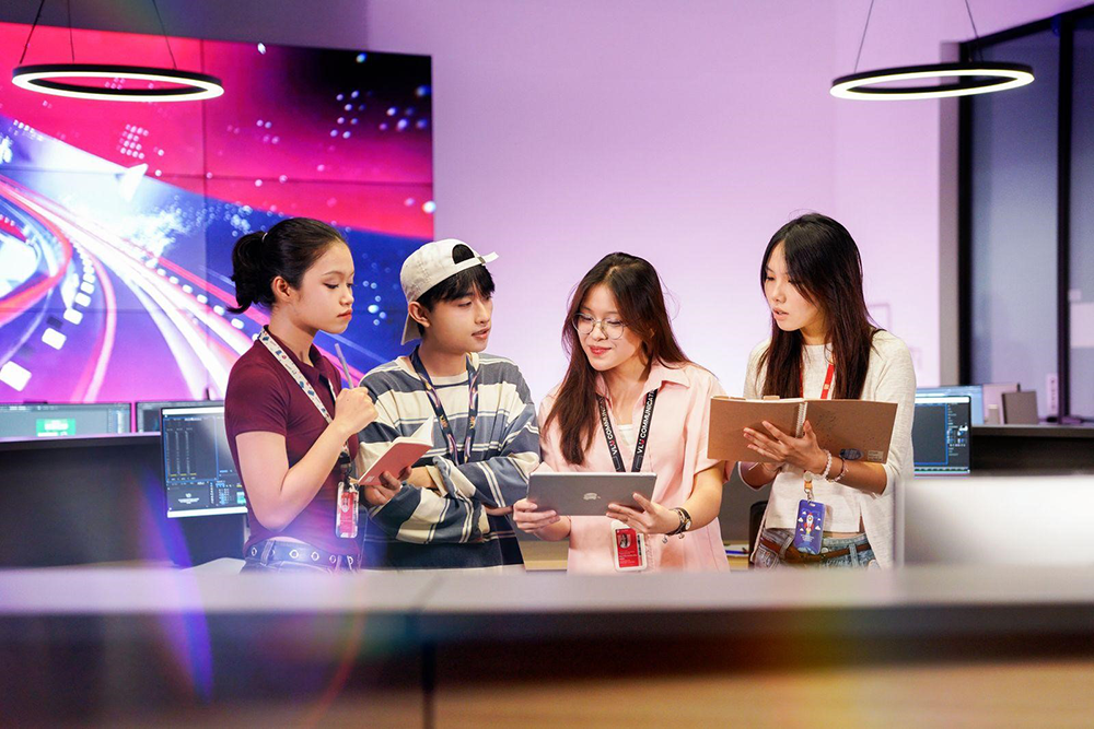 Con học Quan hệ công chúng có phải sau này đi làm báo? Giải mã hiểu lầm phổ biến