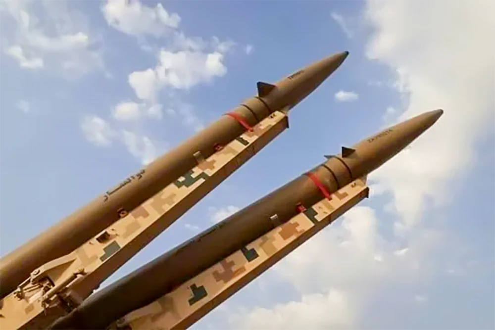 UAE đình chỉ giao dịch thương mại và tài chính với Iran sau cáo buộc tấn công tên lửa