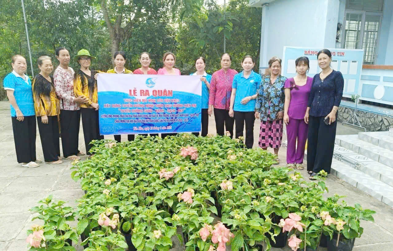 ព្រួតដៃកសាងភូមិស្រុកឱ្យកាន់តែបៃតង - ជ្រះ-ស្អាត