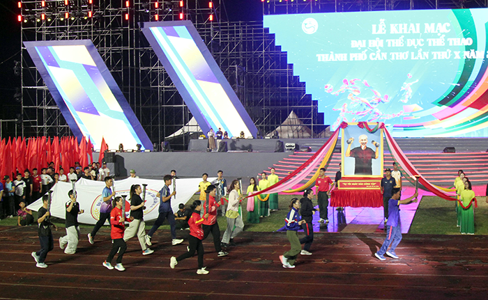 Sôi động trước giờ khai hội