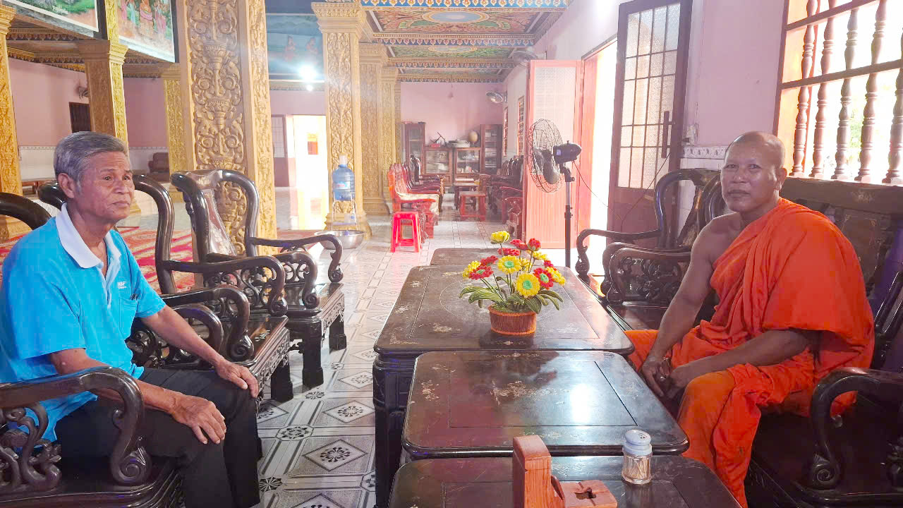 ព្រះតេជគុណ គឹមធឿ រៀនសូត្រនិងធ្វើតាមឥរិយាបថនិងសីលធម៌ហូជីមិញ