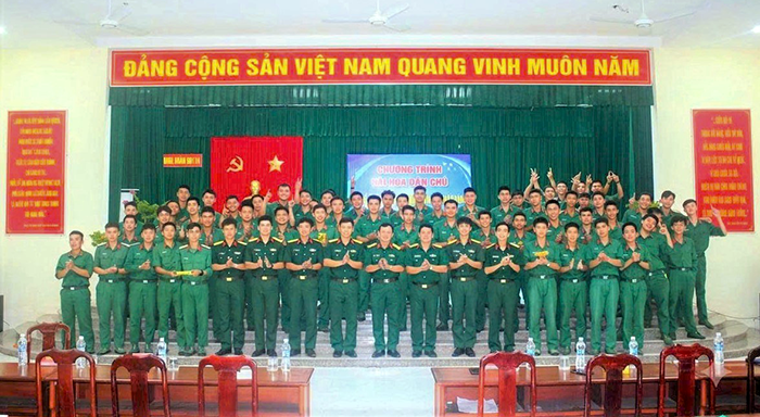 Quân khu 9 dâng hoa, dâng hương tưởng niệm Chủ tịch Hồ Chí Minh và các anh hùng liệt sĩ