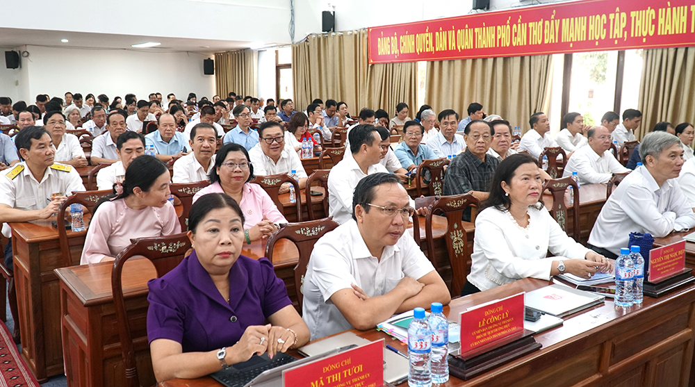 Lợi ích quốc gia - dân tộc, lợi ích chính đáng của nhân dân là tiêu chuẩn cao nhất