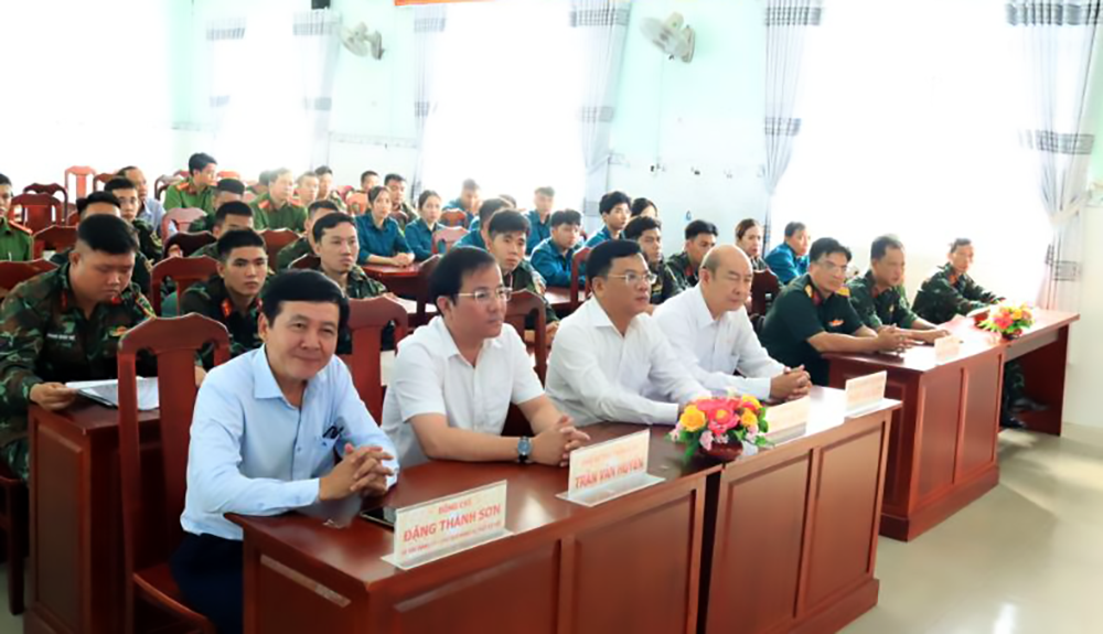 Ra quân hỗ trợ xóa nhà tạm, nhà dột nát tại cã Thới An Hội