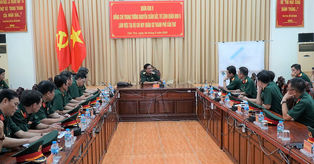 Tư lệnh Quân khu 9 khảo sát địa điểm dự kiến bố trí phân hiệu thuộc Trường Thiếu sinh quân Miền Nam tại TP Cần Thơ