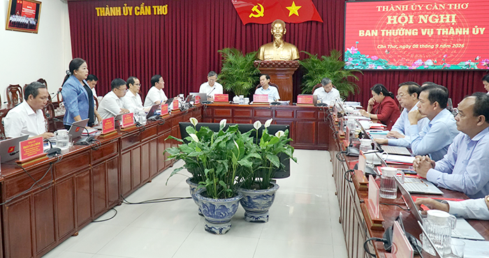 គណៈអចិន្ត្រៃយ៍នៃគណៈកម្មាធិរបក្សទីក្រុងកឹងធើ ឯកភាពគោលការណ៍អនុវត្តសំណង់ គម្រោង និងបញ្ហាសំខាន់ៗមួយចំនួន