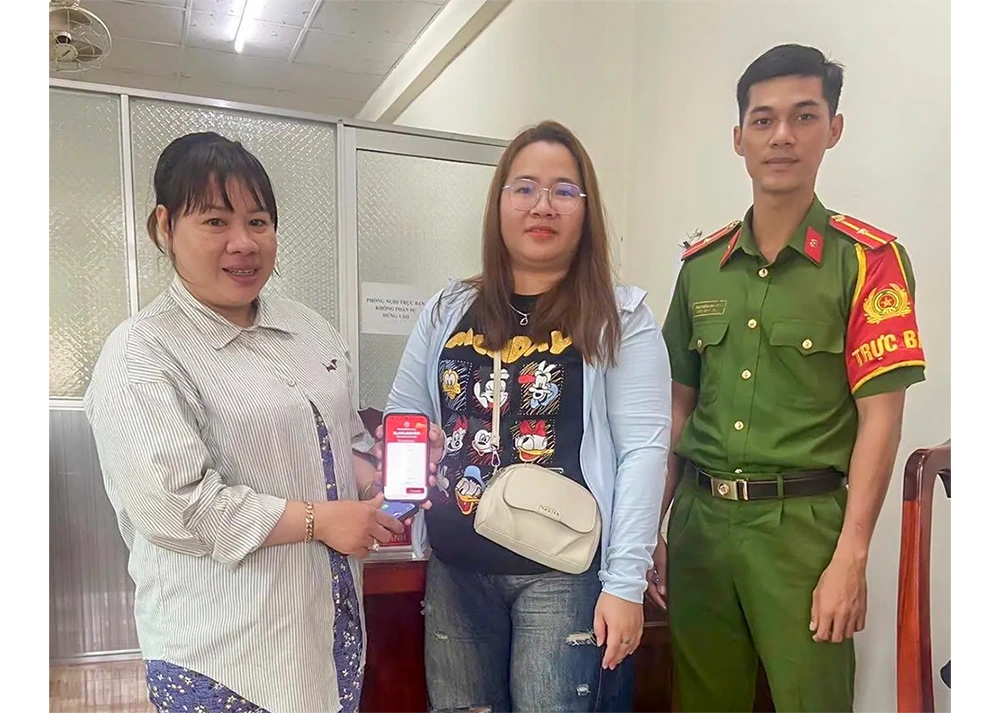 Trả lại hơn 22 triệu đồng cho người chuyển khoản nhầm