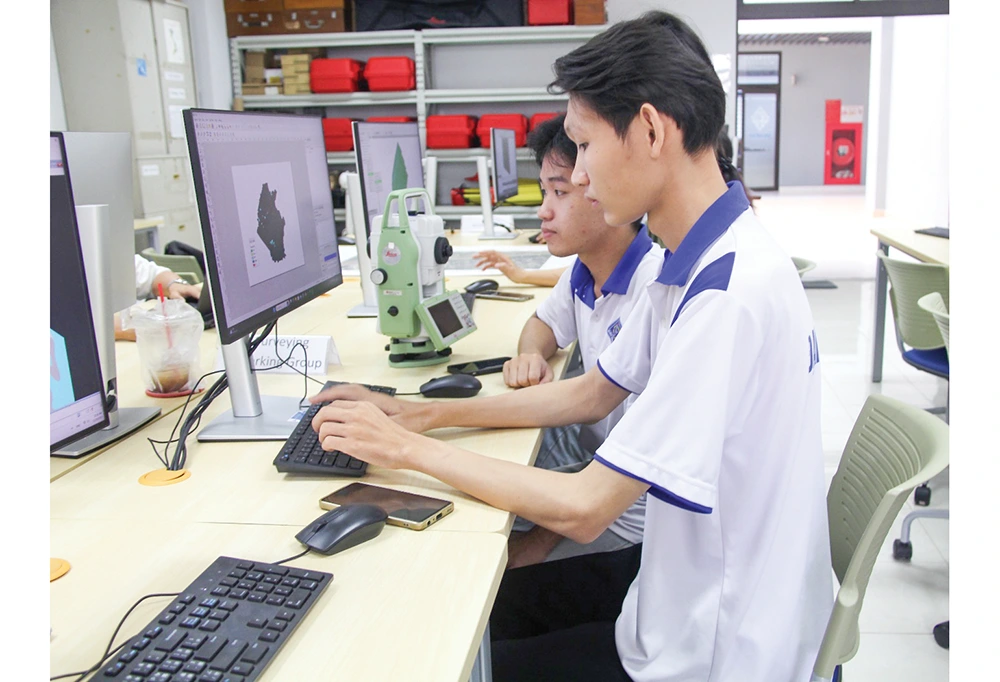 Hướng tới chính quyền số hiện đại, minh bạch