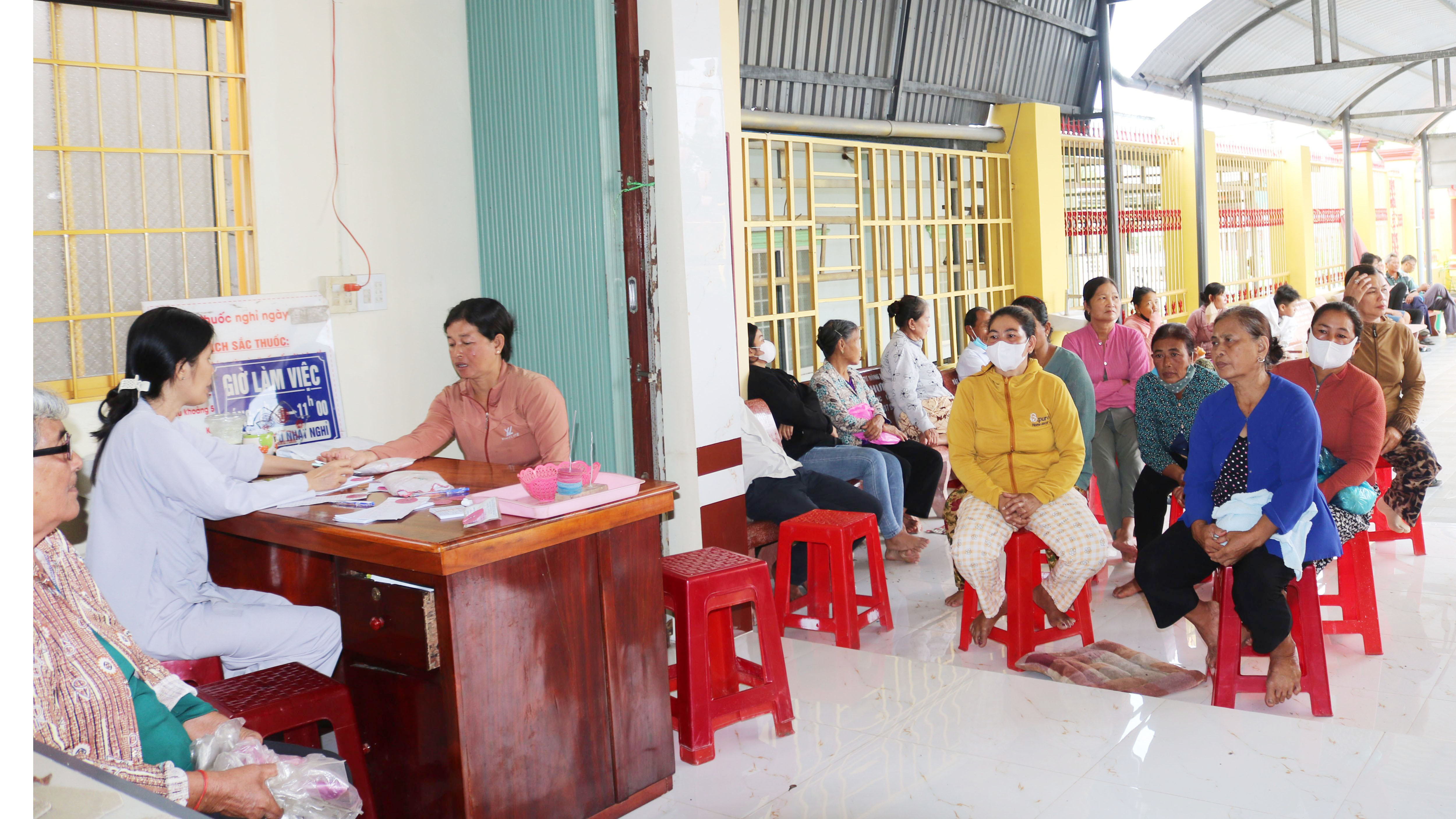 ពិនិត្យ ផ្តល់ថ្នាំឥតគិតថ្លៃដោយវេជ្ជសាស្រ្តបុរាណ