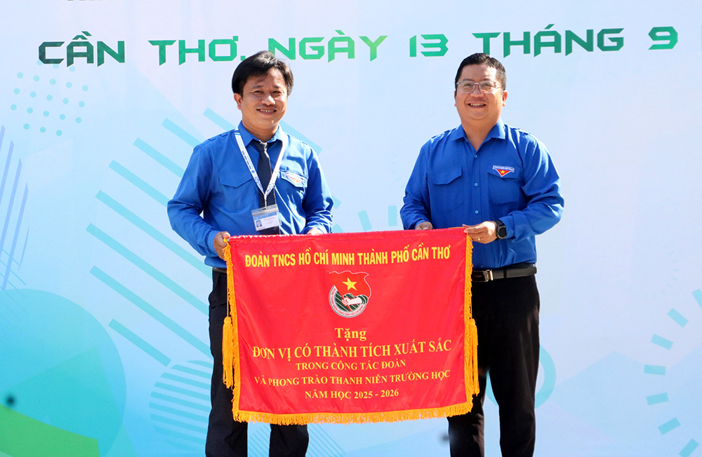 Hơn 6.000 sinh viên Đại học Cần Thơ tham gia Ngày hội tân sinh viên