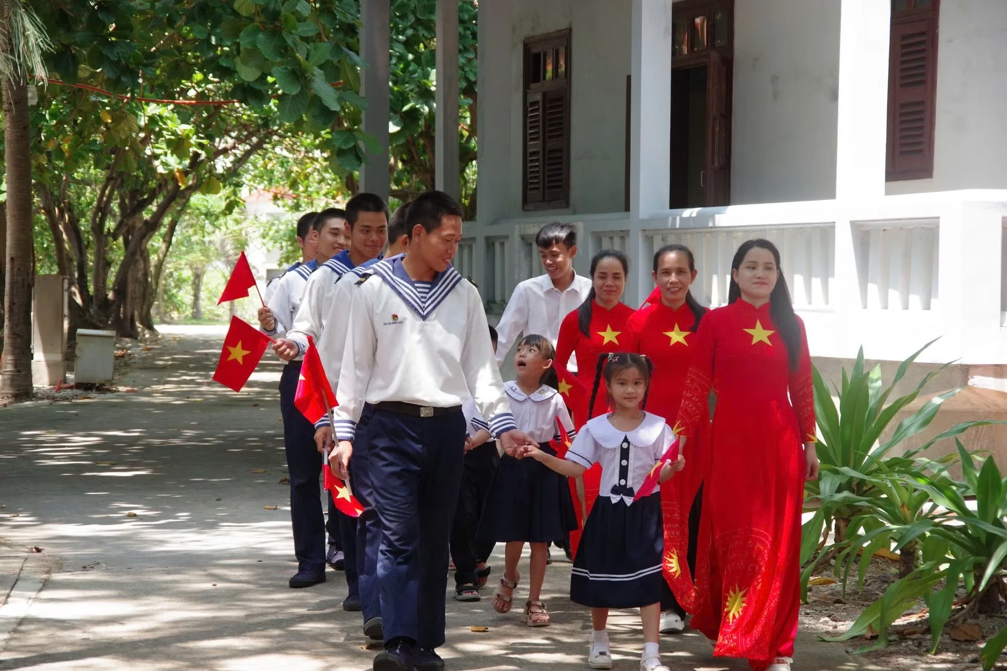 Bài 3: Nhiệm vụ càng lớn, quyết tâm càng cao