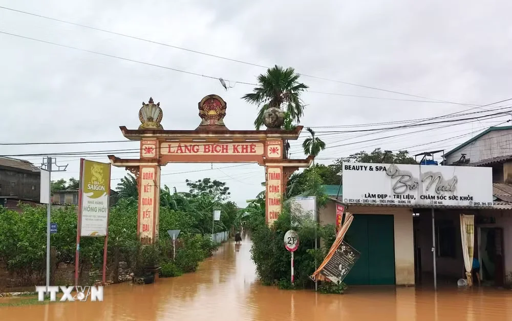 Mưa lũ gây thiệt hại hơn 10.000ha cây trồng, hàng nghìn nhà dân bị ngập