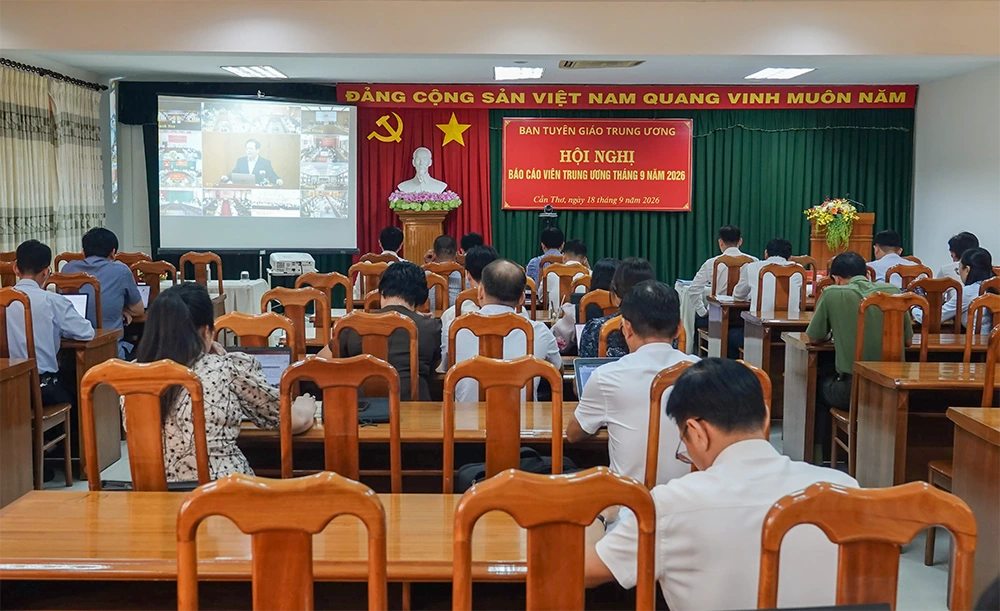 Hội nghị báo cáo viên Trung ương tháng 9
