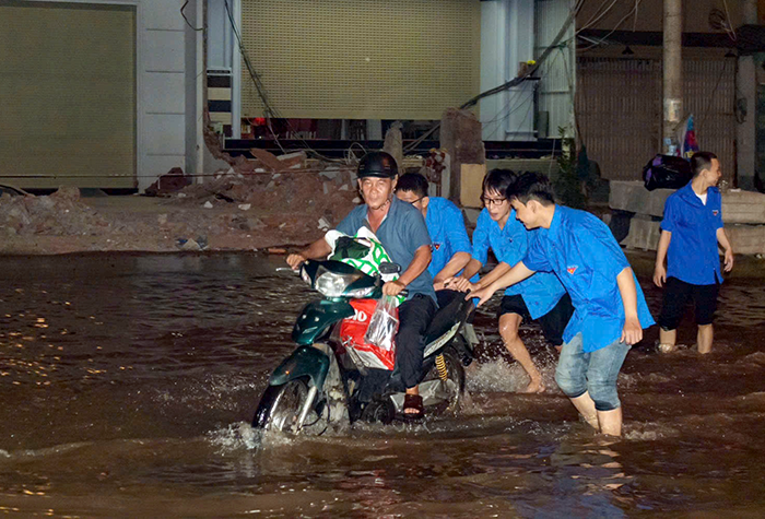 Ngừa nguy cơ mắc bệnh từ nguồn nước trong mùa mưa lũ