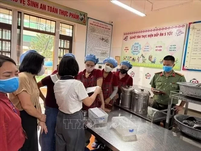 Năm học 2026-2027: Tập trung xử lý thiếu sách giáo khoa, triển khai giáo dục AI