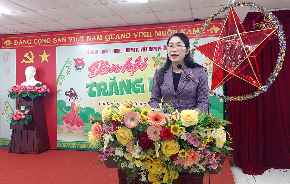 Phường Cái Khế tặng 150 phần quà cho thiếu nhi vui Trung thu