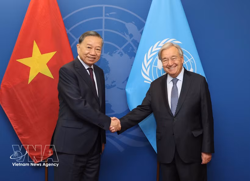 General Secretary and President To Lam meets UN Secretary-General Antonio Guterres