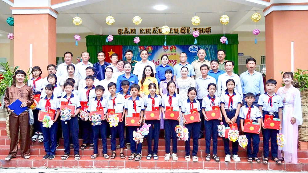 Đầm ấm lễ hội trăng rằm