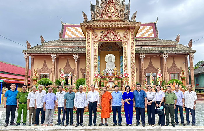 Lãnh đạo TP Cần Thơ thăm, chúc mừng lễ Sene Dolta tại xã Mỹ Tú và Mỹ Hương