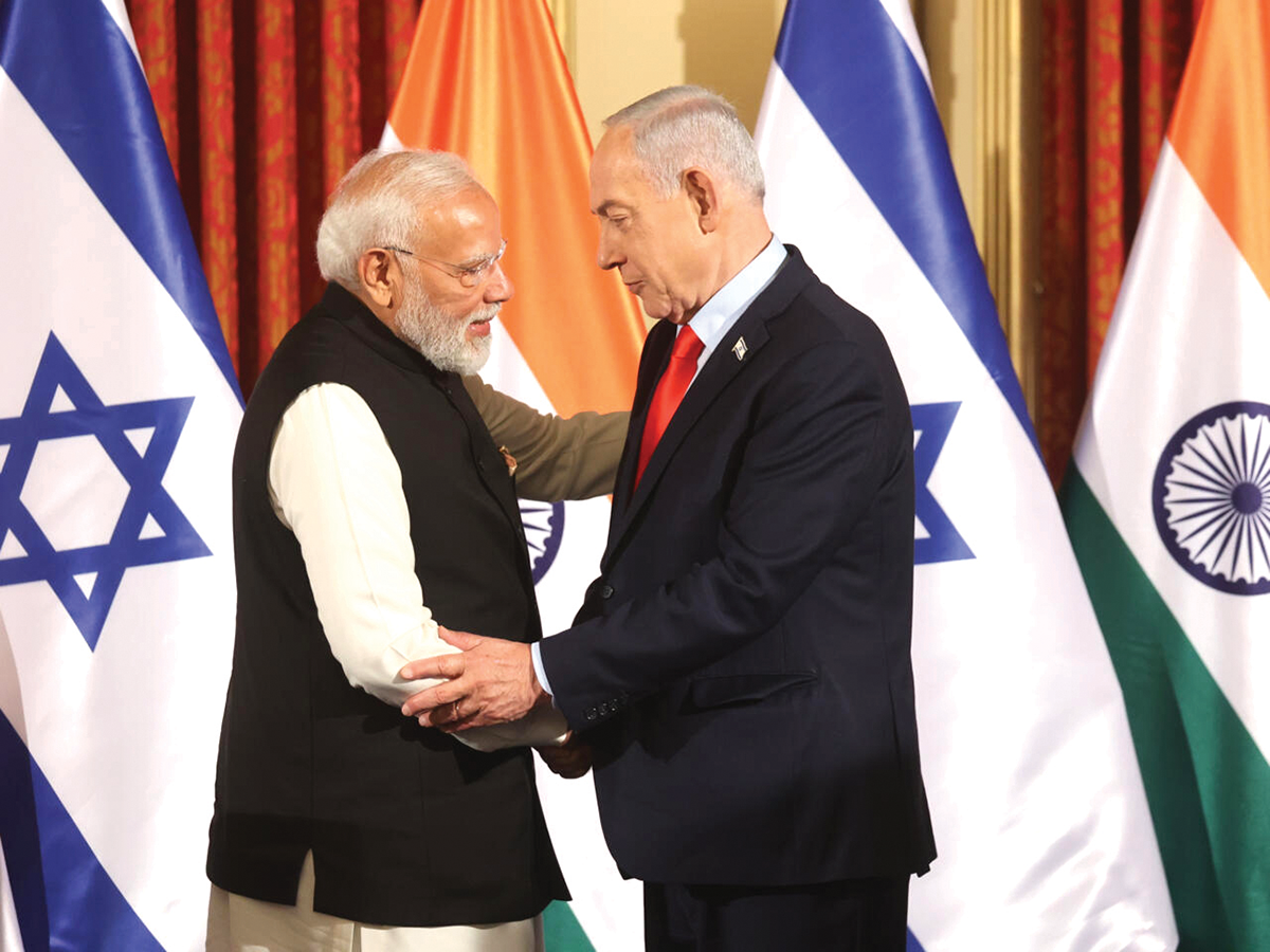 Ấn Độ xích lại gần Israel