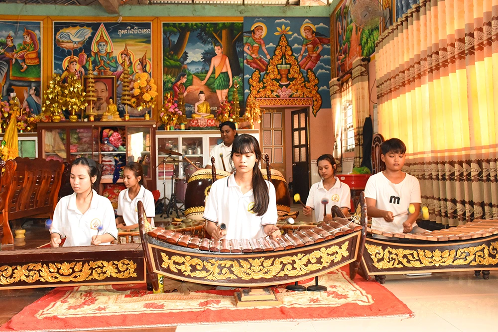 Khi người trẻ giữ nhịp văn hóa Khmer