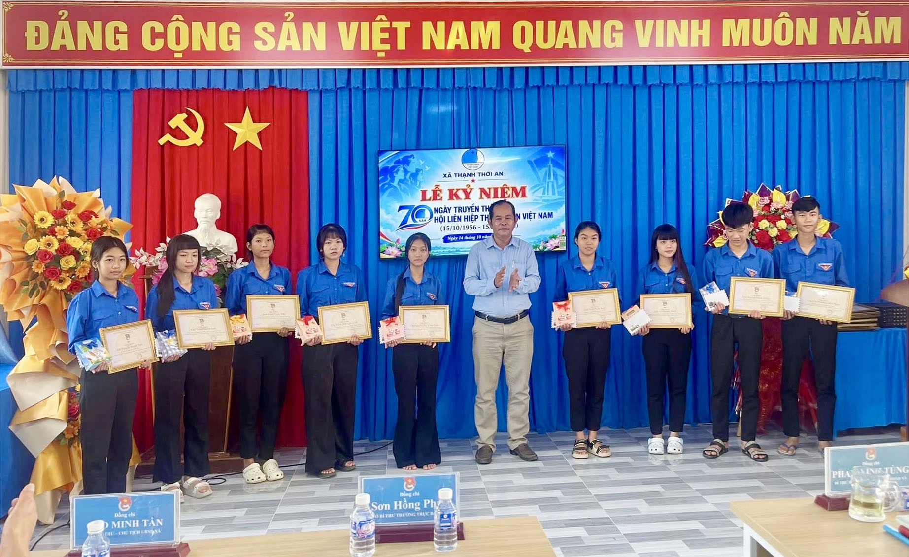 យុវជនថាញ់ថើយអាង ដឹងគុណដើមកំណើត ស្ម័គ្រចិត្តឈានមុខដើម្បីសហគមន៍