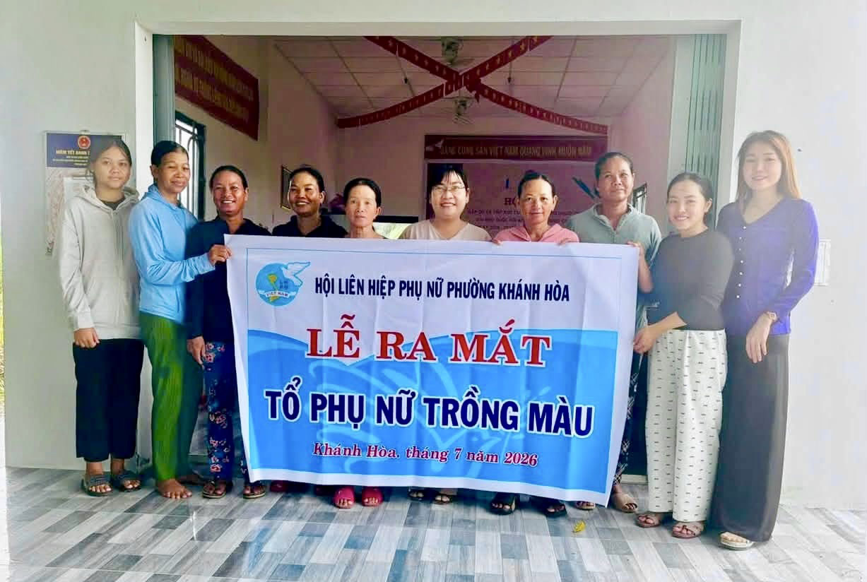 លើកកម្ពស់តួនាទីនារីក្នុងការកសាងភូមិស្រុកខាញ់ហ្វា