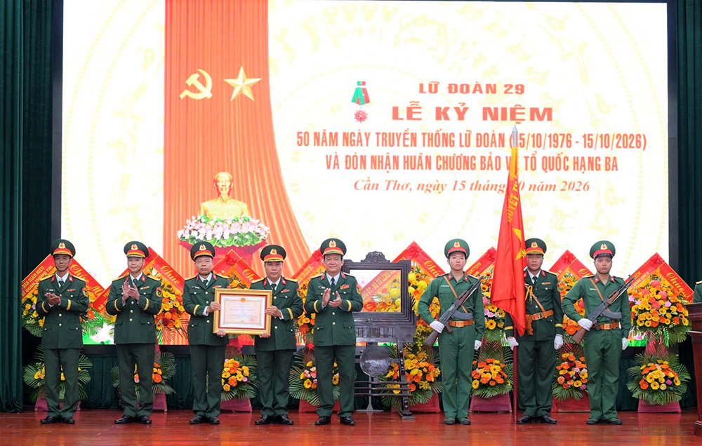 Kỷ niệm 50 năm Ngày truyền thống Lữ đoàn Thông tin 29