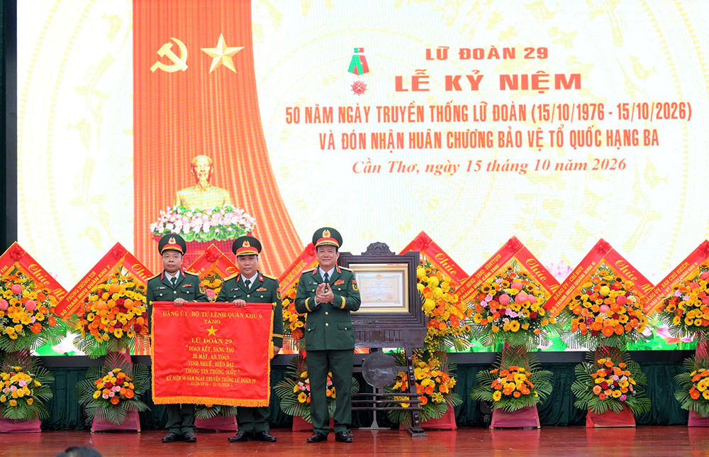 Kỷ niệm 50 năm Ngày truyền thống Lữ đoàn Thông tin 29