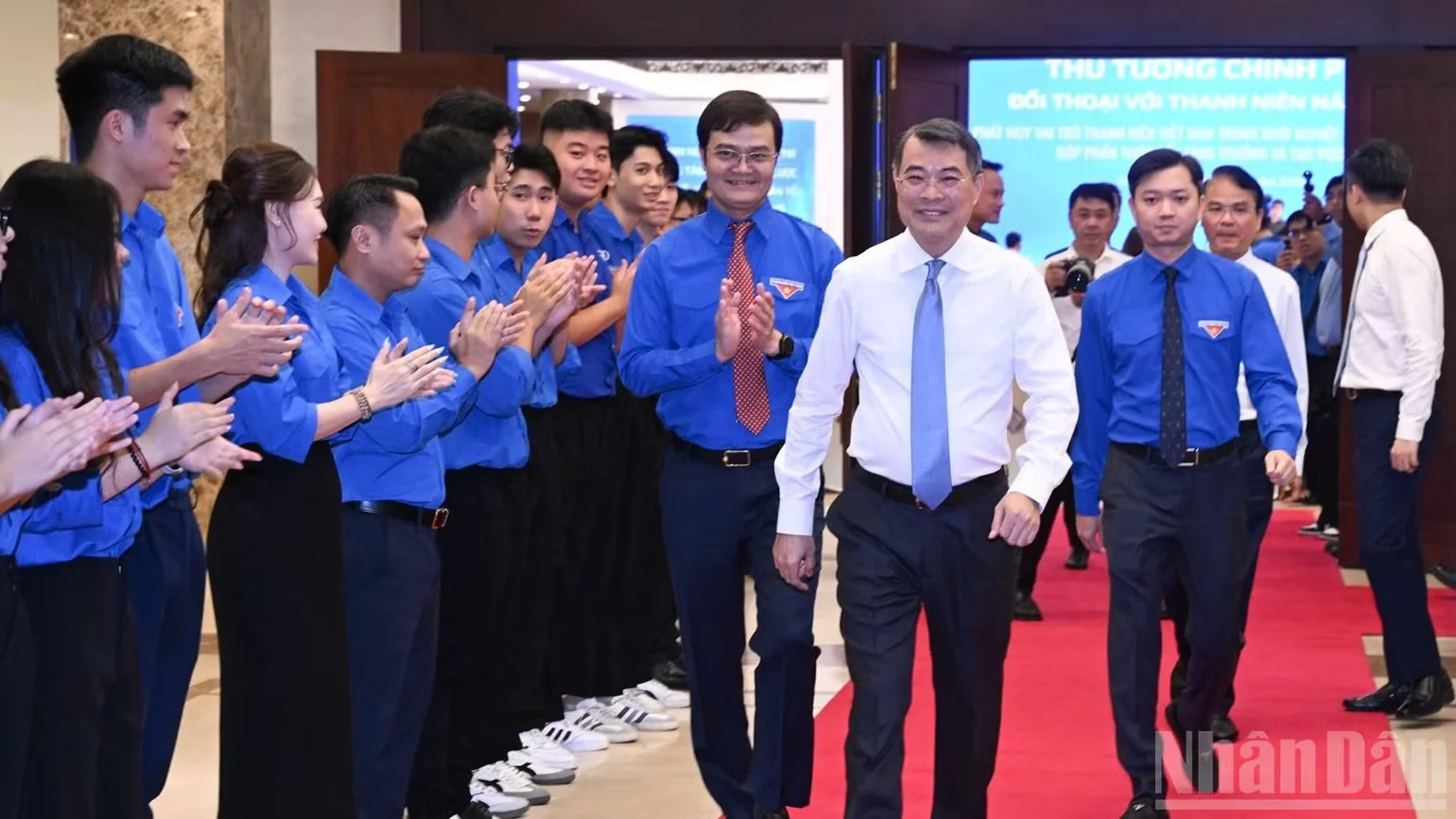 Thủ tướng Chính phủ Lê Minh Hưng đối thoại với thanh niên năm 2026
