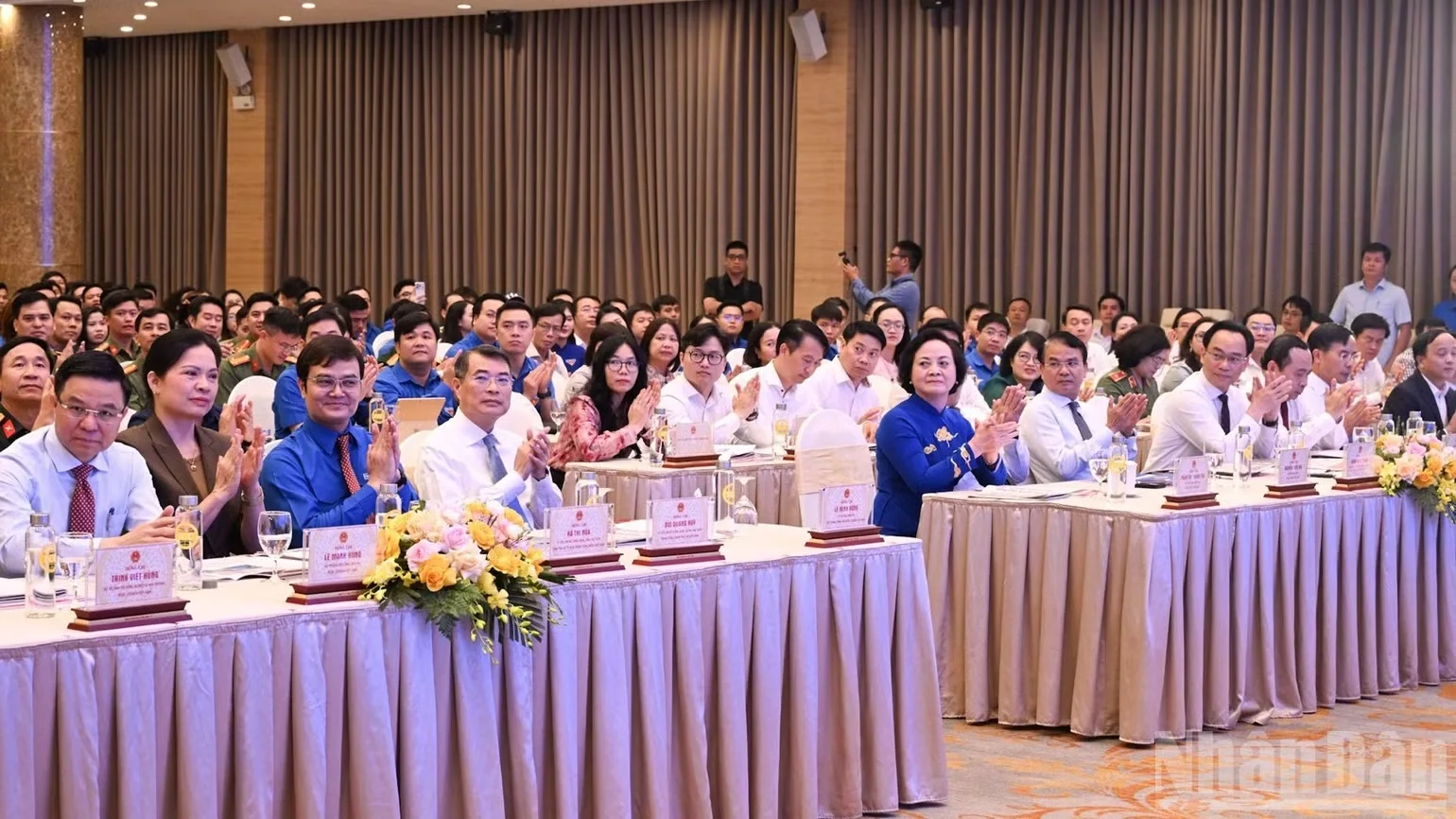 Thủ tướng Chính phủ Lê Minh Hưng đối thoại với thanh niên năm 2026