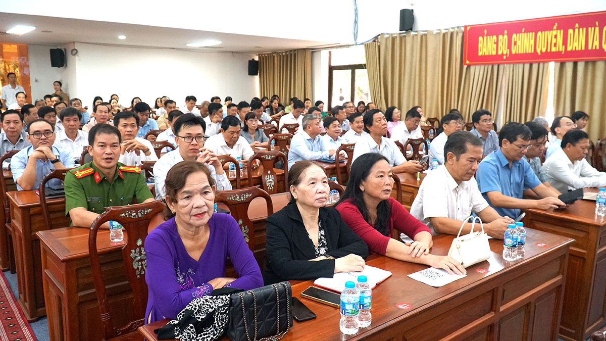 Khẩn trương xây dựng Chương trình hành động và tổ chức thực hiện Nghị quyết Trung ương 4 khóa XIV