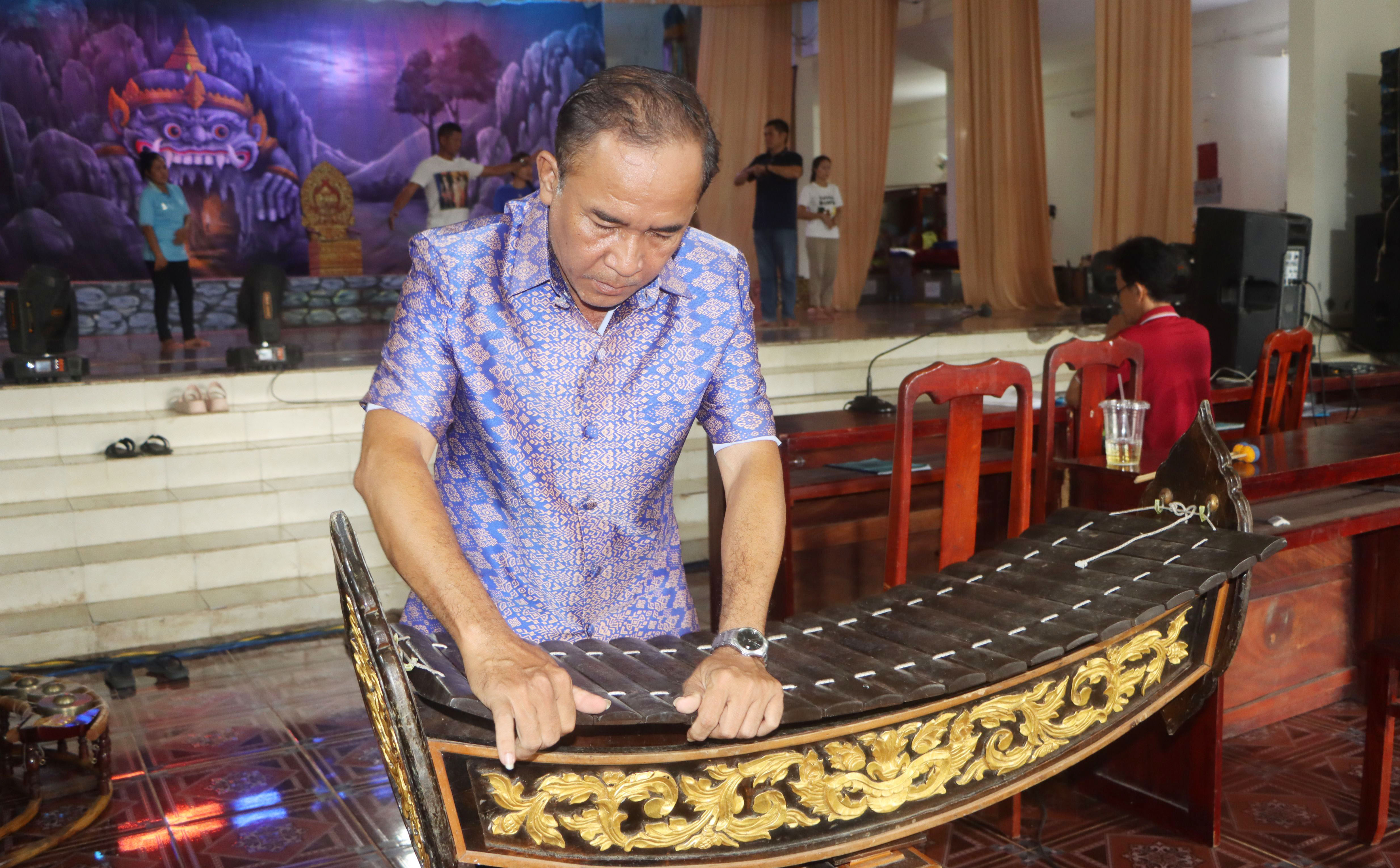 បំផុសស្មារតីបក្សក្នុងទឹកចិត្តមាមីងភូមិស្រុក