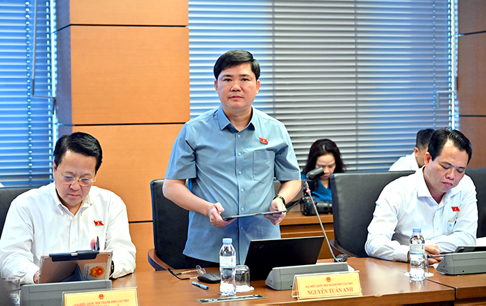Đại biểu Quốc hội Nguyễn Tuấn Anh, Phó Bí thư Thành ủy Cần Thơ, góp ý tình hình thực hiện Kế hoạch phát triển kinh tế - xã hội năm 2026 và dự kiến kế hoạch phát triển kinh tế - xã hội năm 2027