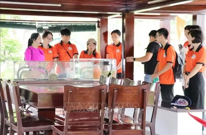 Phát huy giá trị di tích gắn với phát triển du lịch